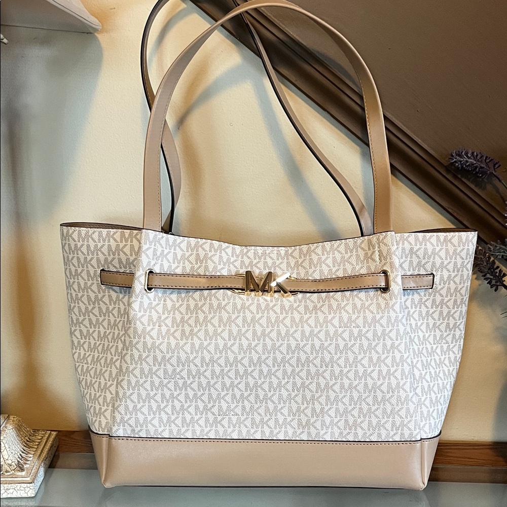 Michael Kors Tan and Cream Signature Tote